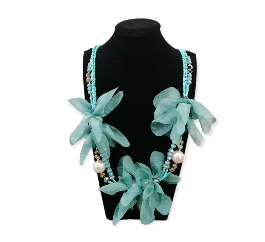 Collana Lunga con Fiori in Voile.